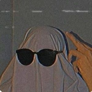 Meet your Posher, Mirela